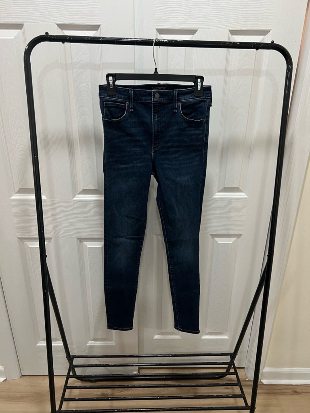 Abercrombie & Fitch Dark Blue Women's Skinny Jeans